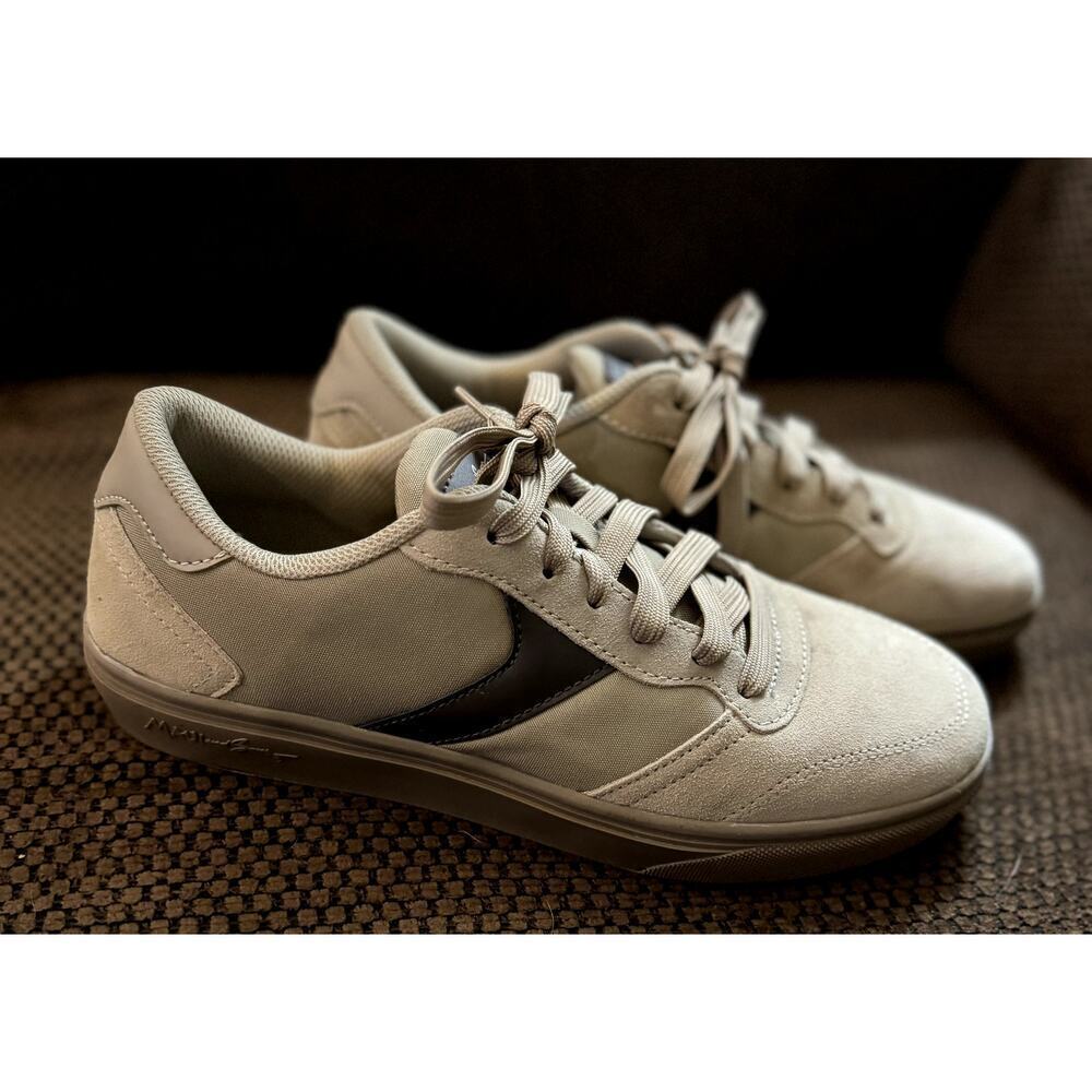 Surfer Shoes: MAUI and Sons SIZE: 8